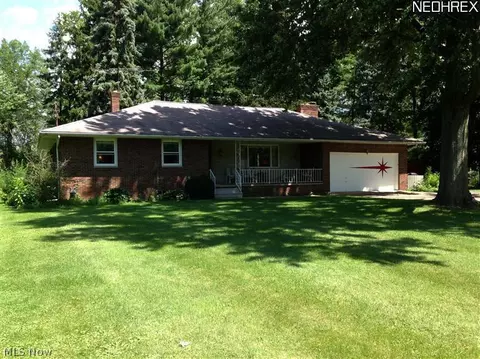 1122 Kay Dr, Lorain, OH 44053 photo 1