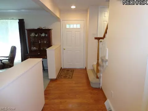 33565 Baldwin Rd, Solon, OH 44139 photo 3