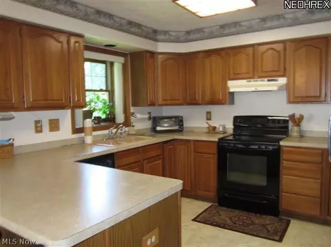 7541 Kellogg Rd, Concord, OH 44077 photo 3