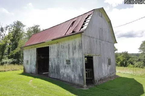 8350 Center Rd, Philo, OH 43771 photo 4