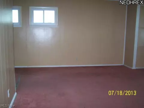 597 Eldon Dr NW, Warren, OH 44483 photo 6