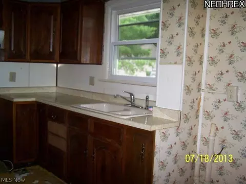 597 Eldon Dr NW, Warren, OH 44483 photo 4