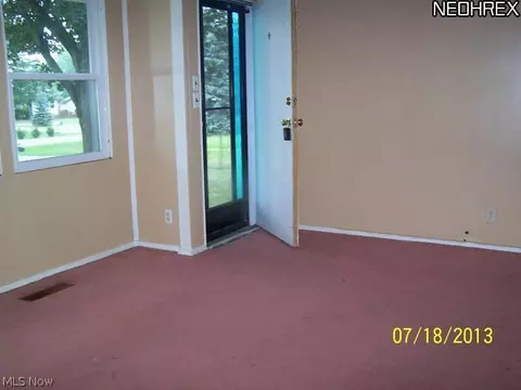597 Eldon Dr NW, Warren, OH 44483 photo 5