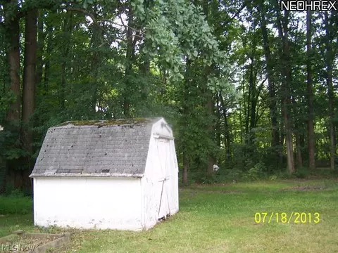 597 Eldon Dr NW, Warren, OH 44483 photo 7