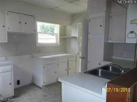 110 Maple Ave, Creston, OH 44217 photo 3