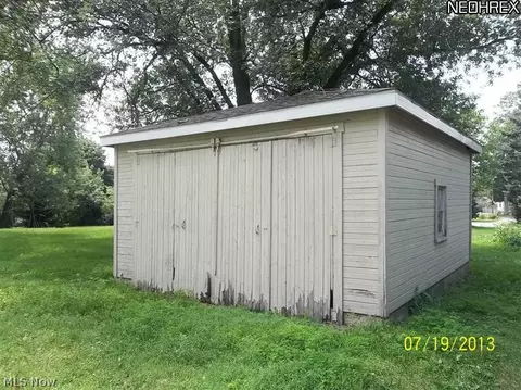 110 Maple Ave, Creston, OH 44217 photo 2