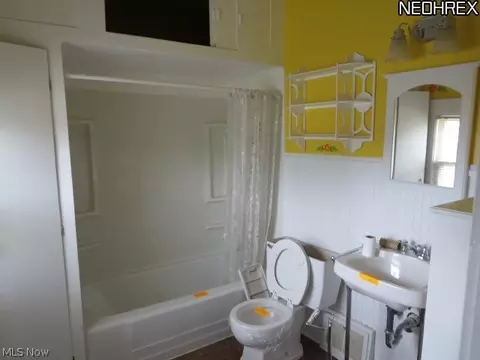 110 Franklin Ave, Elyria, OH 44035 photo 9