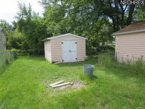 110 Franklin Ave, Elyria, OH 44035 photo 4