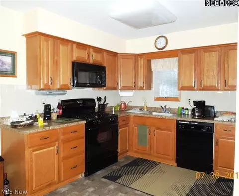 30835 Harrison Rd, Wickliffe, OH 44092 photo 7