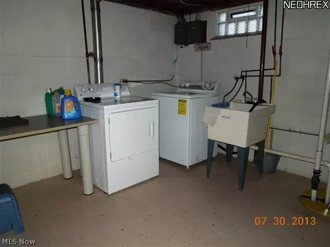 30835 Harrison Rd, Wickliffe, OH 44092 photo 10