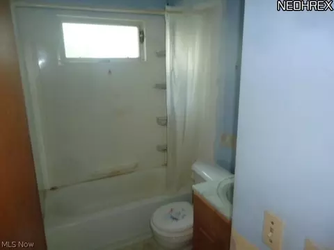 328 White Oak Dr, Elyria, OH 44035 photo 6