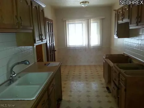 424 E 200th St, Euclid, OH 44119 photo 15