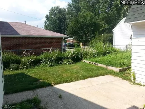 424 E 200th St, Euclid, OH 44119 photo 6