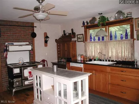 201 Spring Rd, Minerva, OH 44657 photo 2