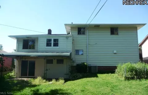 3480 Hetzel Dr, Parma, OH 44134 photo 2