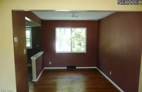 3480 Hetzel Dr, Parma, OH 44134 photo 5