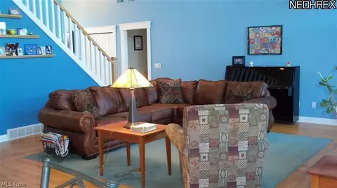8033 Pinehurst Dr, Willoughby, OH 44094 photo 10