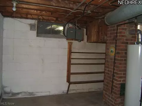 30100 Robert St, Wickliffe, OH 44092 photo 10