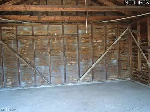 30100 Robert St, Wickliffe, OH 44092 photo 3