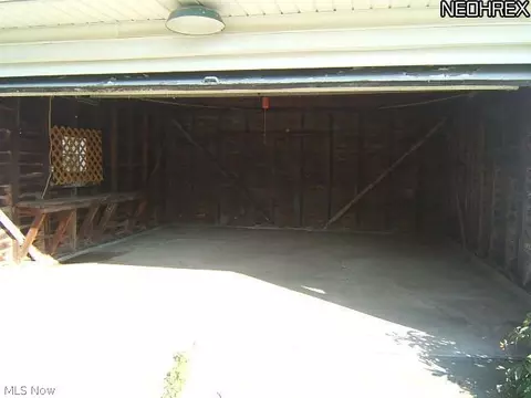 30100 Robert St, Wickliffe, OH 44092 photo 2