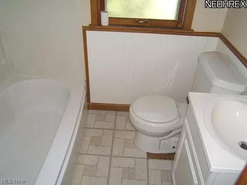 30100 Robert St, Wickliffe, OH 44092 photo 16