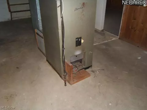 30100 Robert St, Wickliffe, OH 44092 photo 11