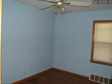 30100 Robert St, Wickliffe, OH 44092 photo 8