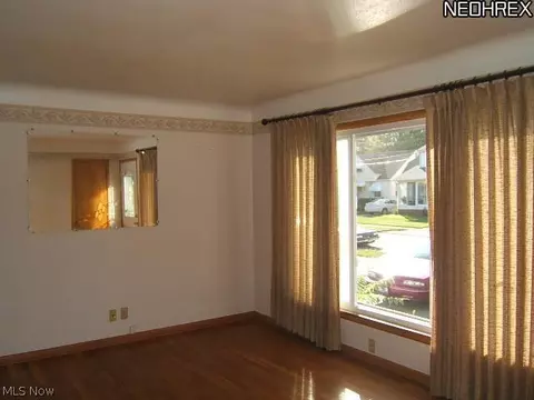 30100 Robert St, Wickliffe, OH 44092 photo 5