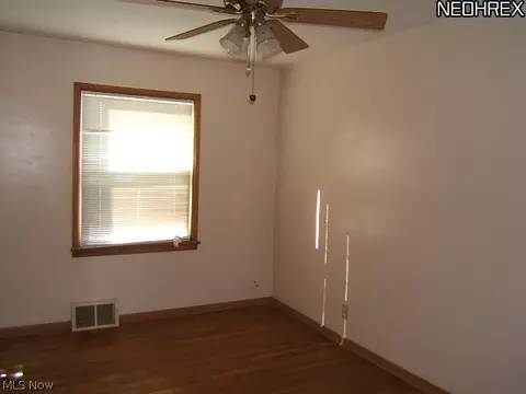 30100 Robert St, Wickliffe, OH 44092 photo 9