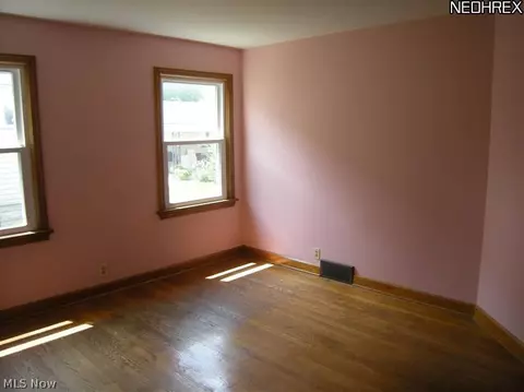 711 E 4th St, Dover, OH 44622 photo 9
