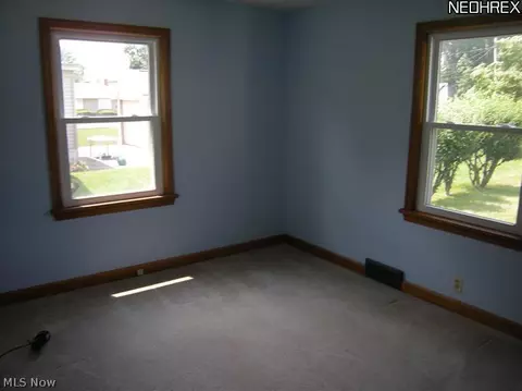 711 E 4th St, Dover, OH 44622 photo 10