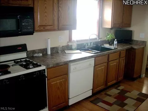 115 High St, Elyria, OH 44035 photo 4