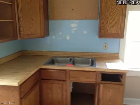 1136 E Harmon Rd, Ashtabula, OH 44004 photo 6