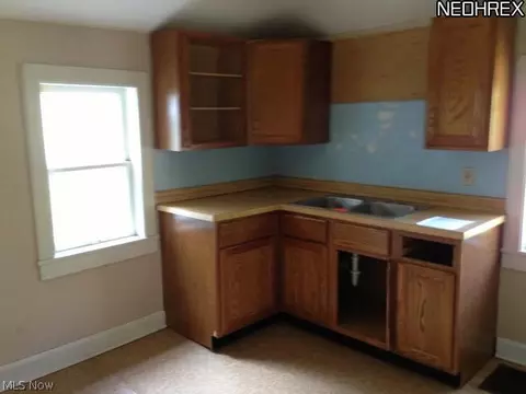 1136 E Harmon Rd, Ashtabula, OH 44004 photo 5