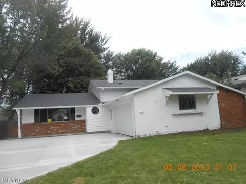 375 Baldwin Dr, Berea, OH 44017 photo 1