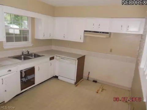 253 Samuel St, Elyria, OH 44035 photo 3