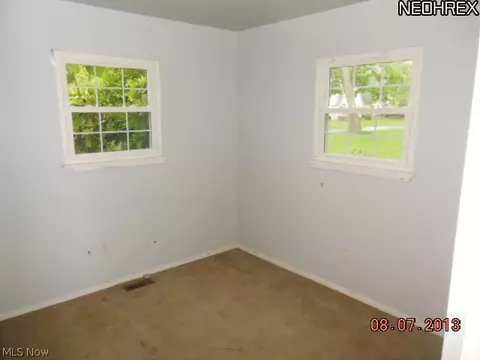 253 Samuel St, Elyria, OH 44035 photo 6