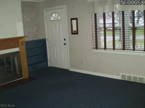 3941 Sylvia Ln, Youngstown, OH 44511 photo 3