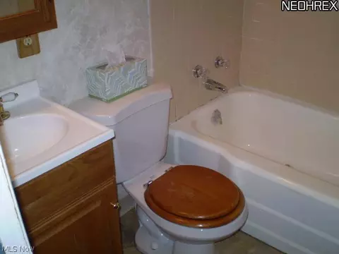 3941 Sylvia Ln, Youngstown, OH 44511 photo 13