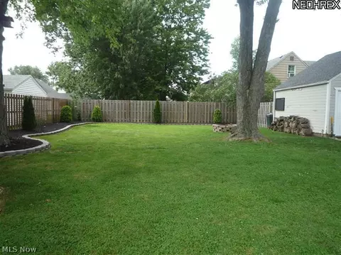 1614 Mapledale Rd, Wickliffe, OH 44092 photo 25