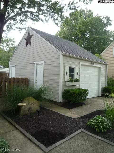 1614 Mapledale Rd, Wickliffe, OH 44092 photo 22