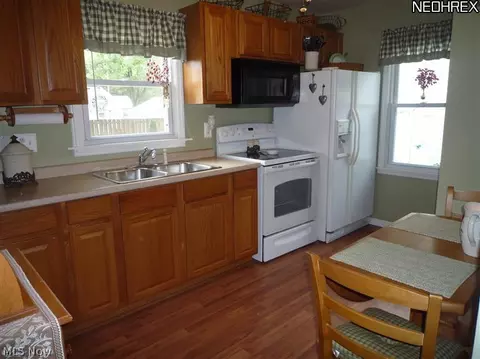 1614 Mapledale Rd, Wickliffe, OH 44092 photo 16
