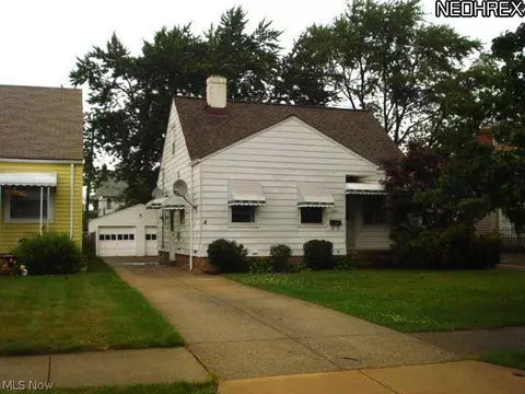 1208 Clearview Ave, Parma, OH 44134 photo 2