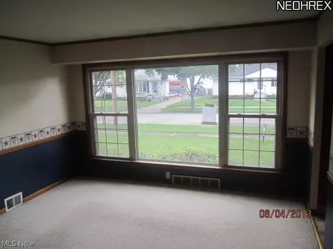 400 Beebe Ave, Elyria, OH 44035 photo 2