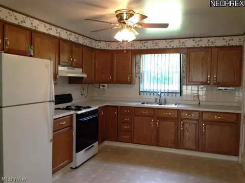 107 Hamilton Blvd, Struthers, OH 44471 photo 5