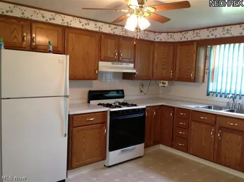 107 Hamilton Blvd, Struthers, OH 44471 photo 6
