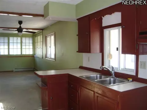 301 E 248th St, Euclid, OH 44123 photo 5