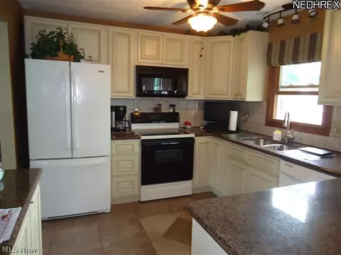 147 Carter Cir, Boardman, OH 44512 photo 5