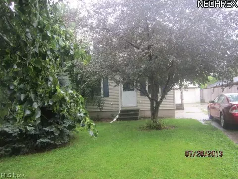 121 Seneca St, Elyria, OH 44035 photo 1