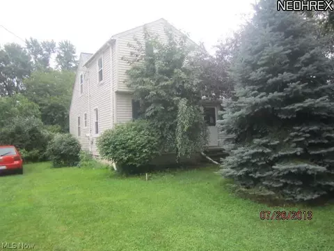 121 Seneca St, Elyria, OH 44035 photo 2
